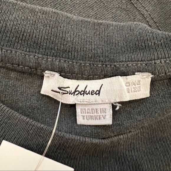 Subdued Boston Bulldog Crew Neck Short Sleeve Tee in Marbled Black Gray Unisex - Picture 3 of 6